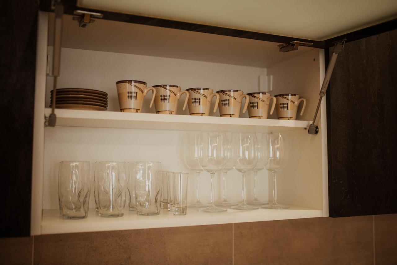 Astra Appartement Novi Sad Buitenkant foto