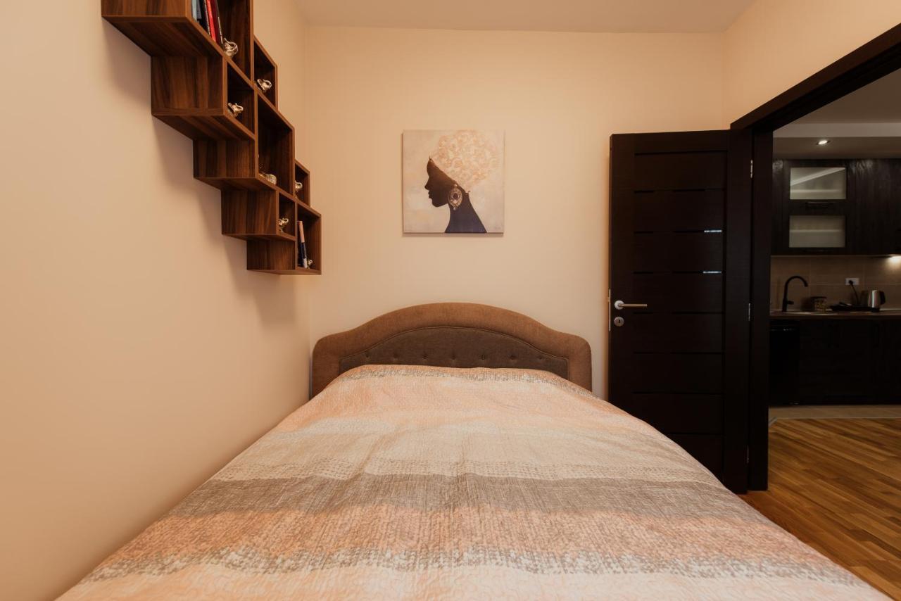 Astra Appartement Novi Sad Buitenkant foto