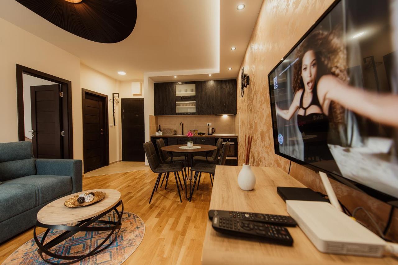 Astra Appartement Novi Sad Buitenkant foto